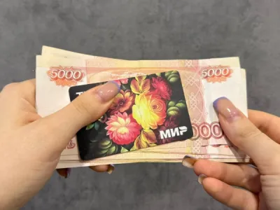 Заморозят до 50 тысяч рублей: для россиян, кто переводит с карты на карту, подготовили неприятный сюрприз