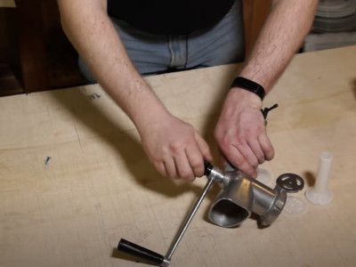 Нашли старую мясорубку: не спешите выбрасывать