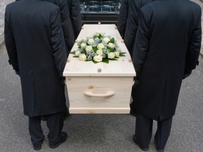 Мертвец завыл из гроба на похоронах