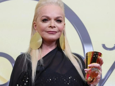 Долина решила взыскать деньги с Лурье