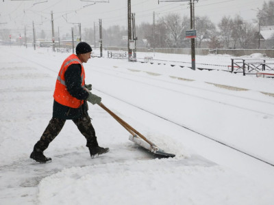 Названы впечатляющие зарплаты дворников в России
