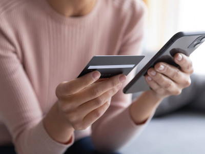 Юрист сказал, почему обязательно подписывать переводы