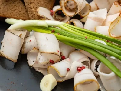 Какую пользу женщинам приносит сало