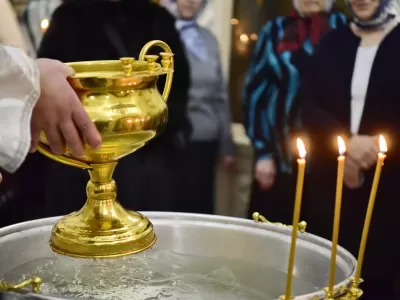 Святая вода: на что она способна на самом деле