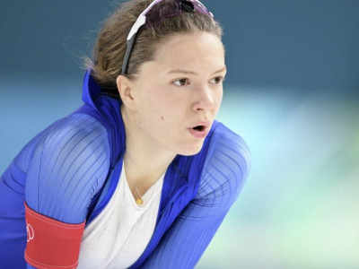 У российской конькобежки отобрали подаренный на ОИ смартфон