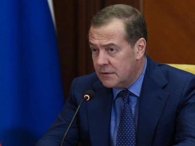 Медведев на видео задал всего один вопрос Зеленскому