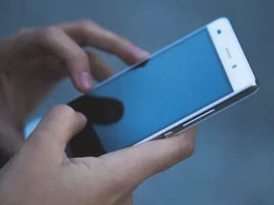 В РФ начнутся проверки пенсионеров с телефонами: причина одна