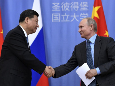 Россия и Китай бьют по главной силе США: что происходит