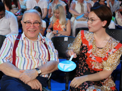 «Прооперировали»: что произошло с молодой женой Петросяна