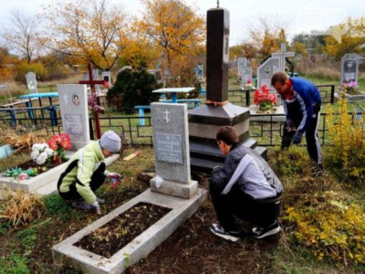 Кого обнаружили под землёй на кладбище — новость гремит в Сети