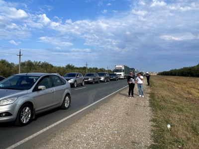 Политолог Мендкович объяснил запрет на въезд автомобилей из России в Казахстан
