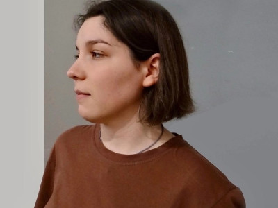 «Мы выбрались одновременно: я - на берег, она - на небеса»: мама погибшей в Кыне молодой художницы рассказала о последних минутах ее жизни