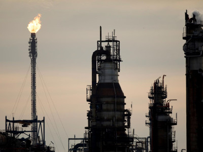 Компания Ineos остановила работу трех заводов в Британии из-за цен на газ