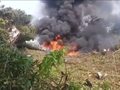 Выживших нет: что уже известно о крушении самолета