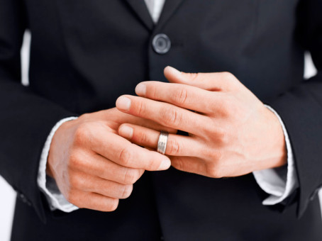 Учёные объяснили, чем золото вредно для мужчин