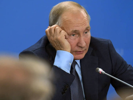 Хазин: Путин готов покинуть пост президента при одном условии