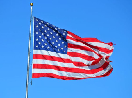 Кто придумал американский флаг: ответ удивит