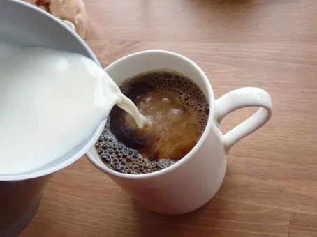 Почему нельзя пить кофе с молоком: рискуете серьезно подорвать здоровье