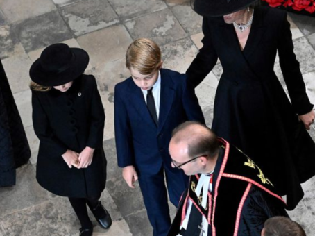 Снова беда: вслед за Кейт Миддлтон пропали королевские дети — крах монархии приближается
