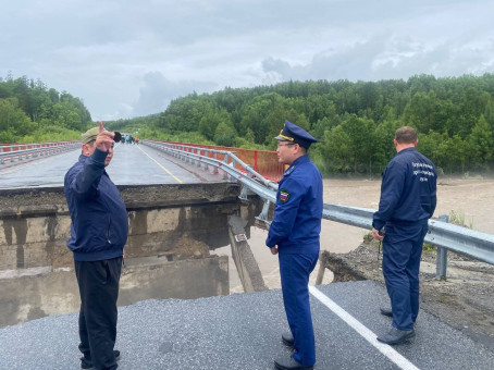 Мост обрушился на федеральной трассе в Бурятии