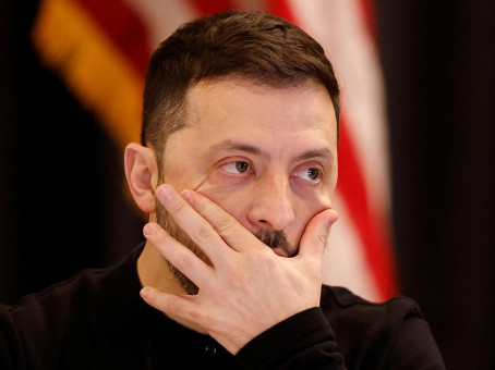 НЕ ПОДЛЕЖИТ ОБЪЯСНЕНИЮ: СТАЛО ИЗВЕСТНО ЧЕМ ЗАНЯТ ЗЕЛЕНСКИЙ, ПОКА УКРАИНА ПОД УДАРОМ