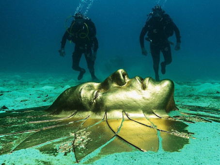 15 самых загадочных и странных подводных находок