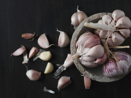 Почему врачи умоляют не есть чеснок: открылась правда