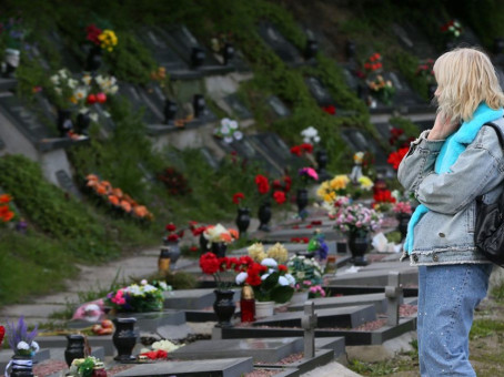 Что грозит тем, кто приходит на могилы после заката