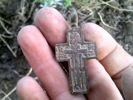 Как правильно поступить, если нашли нательный крестик