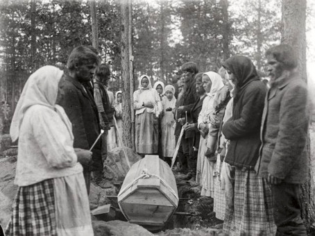 Зачем в некоторых странах выкапывают покойников