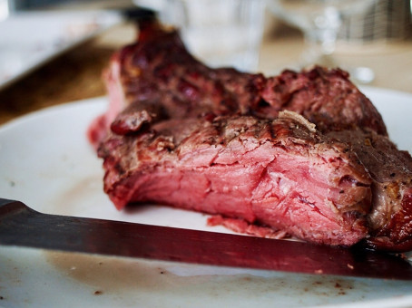 Ученые выяснили, почему красное мясо вызывает рак