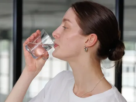 Что делает с организмом один литр выпитой воды: открытие ученых