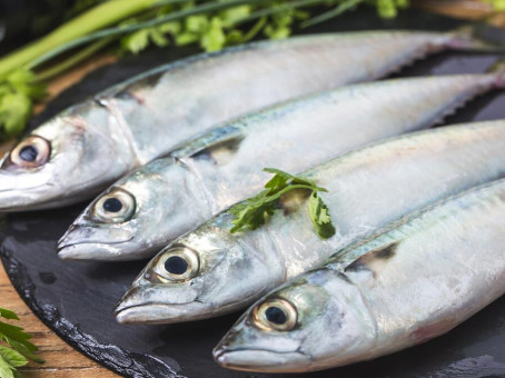 Названа самая полезная рыба для сердца и стоит копейки