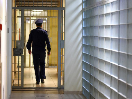 Как принято спать в тюрьме