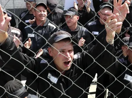 Вот почему заключенные совсем не ругаются матом