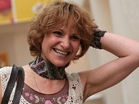 Пережила развод и смерть ребенка в 49: как живет актриса Артемьева