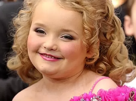 Этой девочкой восхищался весь мир, а сейчас она стала посмешищем