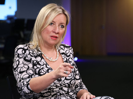 Захарова передаст финскому министру особенный подарок