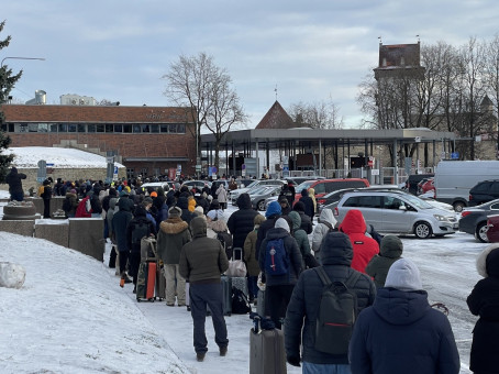 На эстонской границе начался ажиотаж чтобы попасть в Россию