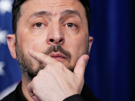 Зеленский назвал имя организатора ударов по РФ