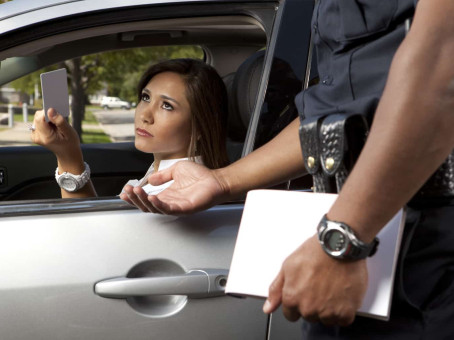 Водителей хотят лишать прав за отсутствие этой вещи