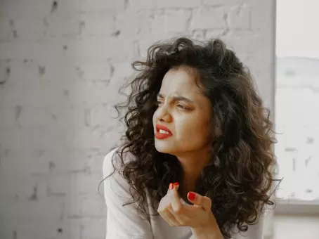 10 стандартных фраз, которые указывают на скрытую ненависть к вам