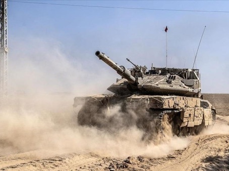 Израиль начал войну сразу против двух стран