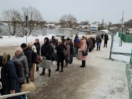 Россияне бросились скупать 1 вещь на фоне отключений связи