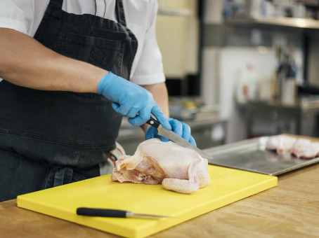 Врач указал ошибку, которую совершают все после покупки мяса