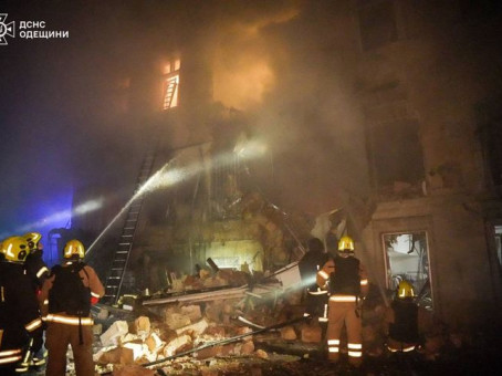 Удар по штабам СБУ: ПВО Киева разгромила жилой центр Одессы