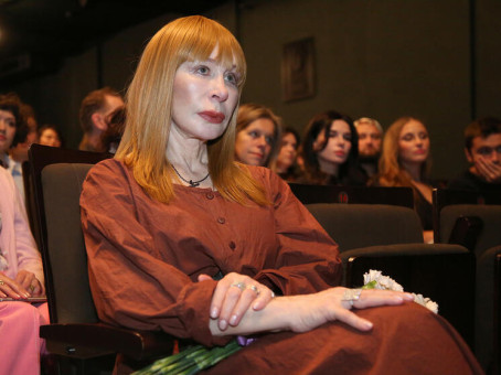 «Осталась на обочине»: машина наехала на Татьяну Васильеву