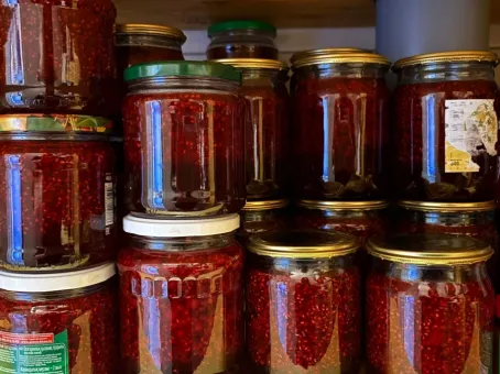 Можно ли есть: ученые навсегда решили спор о варенье с плесенью