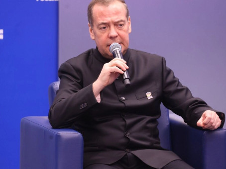 Весть о Медведеве уже транслируют по всей России