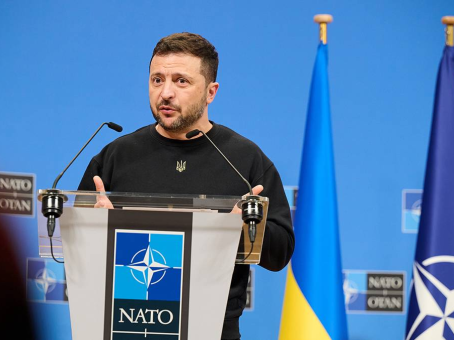 Скандал в Гааге: переводчик Зеленского сболтнул лишнего в микрофон